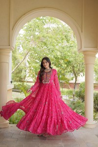 Women's <b>Green</b> Floor-Length Traditional Anarkali Suit With Embroidery Loose Fit For Diwali India Pakistan Style - Product Image 2
