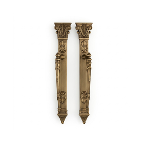 Poignée de porte d'entrée classique Aurelian Axis Grand | Poignée architecturale en laiton antique avec motifs de piliers sculptés pour portes de luxe - Product Image 1