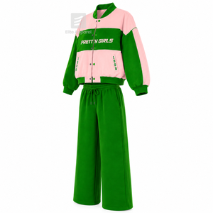 Ensemble de sport respirant personnalisé Alpha Kapa Alpha Sorority avec logo brodé sur le devant, vert rose, ensemble en molleton à manches longues pour femme - Product Image 2