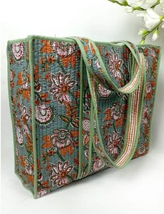 Bolso Tote Acolchado Étnico con Estampado Floral The Mountain Boy, Estilo Cuatro Estaciones, Diseño de Asa con Patrón Verde y Naranja - Product Image 3