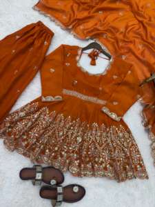 Salwar Kameez Morado de Moda Feni para Mujer, Talla S, Hermoso con Bordado de Lentejuelas, para Fiestas, Elegante, Tradicional, para Todas las Temporadas - Product Image 5