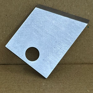 Lame de coupe fixe en carbure de tungstène pour broyeur de plastique abrasif, pièces à haute résistance des bords - Product Image 1