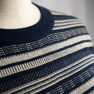 Pull en tricot texturé à rayures marine automne/hiver, style décontracté avec motif brodé, laine viscose respirante pour homme/femme - Product Image 3
