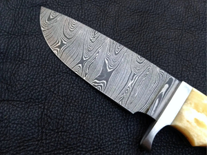 Cuchillo de Caza de Acero de Damasco Forjado a Mano OEM con Mango de Cuerno y Hoja de Punta Caída, Grado Industrial para Supervivencia y Camping al Aire Libre - Product Image 2