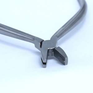 Pince manuelle de formage de fils orthodontiques à pliage en V et à étapes pour des procédures dentaires de précision - Product Image 6