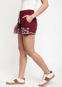 Shorts brodés rouges pour femmes avec cordon de serrage à la taille, coupe régulière, en coton tricoté respirant, taille mi-haute - Product Image 2