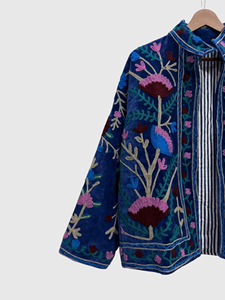 Veste en velours brodée à la main avec des motifs floraux, manches longues, col mandarin, taille plus, vêtements d'automne pour femmes - Product Image 4
