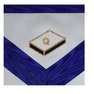 Tabliers de Regalia Maçonniques en Cuir à Prix de Gros – Qualité Supérieure, Logo Brodé Personnalisé, Perles 3D en Strass, Aimant, Résistant à l'Eau - Product Image 3