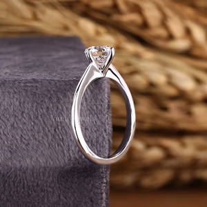 Anillo de compromiso de diamante cultivado en laboratorio de solitario de platino, corte redondo, regalo de promesa de aniversario de boda para esposa para celebrar el amor - Product Image 5