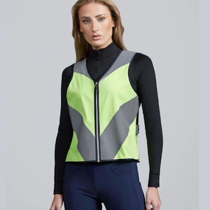Chaleco ecuestre cómodo para mujer, hecho con tela ligera de secado rápido, silueta moderna y ajustada, paneles transpirables, en venta. - Product Image 1
