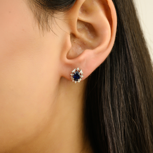 ต่างหูแบบติดหูทรงวงรีประดับไพลินสีน้ำเงินและเพชรทรงรัศมี ดีไซน์อาร์ตเดโค ทำจากทองคำขาวแท้ K14 สำหรับผู้หญิง เครื่องประดับขายส่งกำลังเป็นที่นิยม - Product Image 2