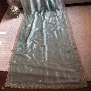 Sari en soie tissée Zari froissée avec chemisier en soie satinée – Tenue traditionnelle indienne élégante pour mariages et fêtes - Product Image 2