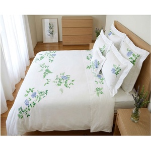 Juego de Funda de Edredón con Bordado de Hortensias, 250 Hilos, Satén de Algodón, Estilo Clásico, Plegable, Personalizable, Lavable a Máquina, para Hogar, Bodas, Hoteles - Product Image 1