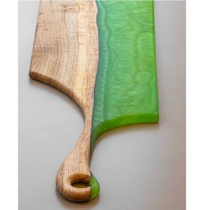 Planche à découper en bois rectangulaire la plus vendue avec poignée en résine turquoise – Bloc de découpe naturel et écologique - Product Image 2