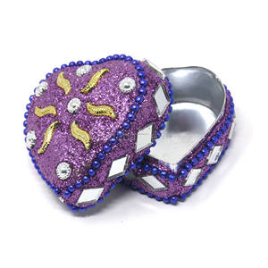 Boîte à pilules de forme personnalisée avec paillettes, boîte organisatrice de bijoux perlée, boîte cadeau portable en forme de cœur, artisanat indien - Product Image 5