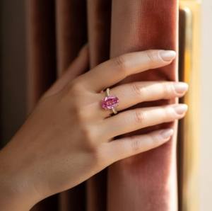 Anillo de Moissanita Rosa de Corte Ovalado en Plata de Ley 925, Elegante Anillo de Compromiso, Promesa o Boda con Gema Rosa para Mujer - Product Image 2