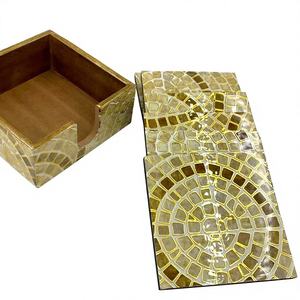 Ensemble de sous-verres carrés modernes en résine époxy et bois de noyer, faits main, écologiques, avec logo personnalisé, pour la décoration intérieure, vente en gros, tendance et durable - Product Image 1