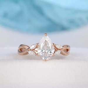 Anillo de compromiso de moissanita con corte de pera de moda, oro amarillo de 14K, anillo de boda de cinco piedras, anillo de promesa nupcial, regalos de aniversario para esposa - Product Image 3