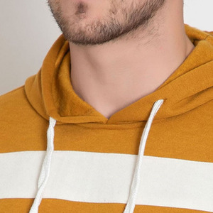 Survêtement unisexe jaune moutarde avec bandes latérales blanches, taille élastique, longueur intégrale, tenue décontractée d'automne, en vente - Product Image 4