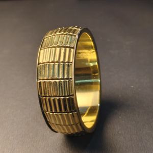 Brazalete de Latón Texturizado con Diseño de Nervaduras Verticales - Brazalete de Metal Pulido en Tono Dorado Vintage - Acabado Manual de Alta Calidad - Product Image 6