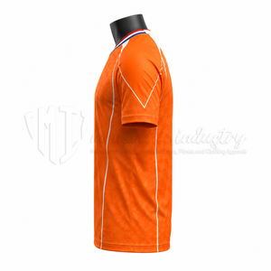 Maillot de football orange personnalisé pour homme, manches courtes, 100 % polyester, anti-humidité, col rond, coupe athlétique, impression par sublimation - Product Image 4