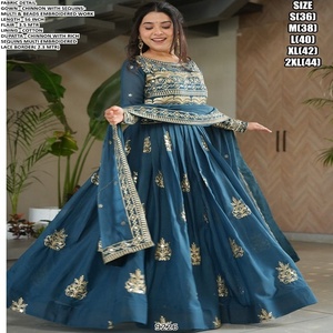 Belle robe de conception pour les femmes pour la fête et le festival disponible au prix en gros de l'Inde - Product Image 3