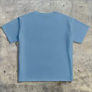 เสื้อยืดโอเวอร์ไซส์ผ้าฝ้าย OEM สำหรับผู้ชาย สไตล์สตรีทแวร์ ทรงไหล่ตก คุณภาพสูง รับสกรีนโลโก้ตามสั่ง เสื้อยืดเปล่า โรงงานผลิตโดยตรง - Product Image 2