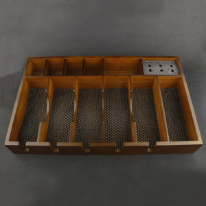 IKZARSA Soporte Profesional y Duradero de Madera Natural para Máquinas de Cortar Pelo de Barbería, Organizador de Herramientas de Barbero de Madera - Product Image 2