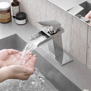 Rubinetto per lavabo bagno a cascata cromato a 1 e 3 fori con piastra di montaggio e design a maniglia singola - Product Image 4