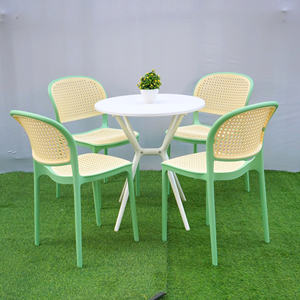 Chaise en plastique moulé imitation rotin, verte, haut de gamme, moderne, imperméable et durable, confortable pour une utilisation en extérieur dans le jardin - Product Image 1