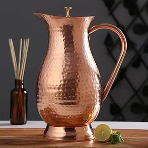 Carafe à eau en cuivre artisanale avec poignée, pichet à eau en métal traditionnel pour la cuisine et la salle à manger - Product Image 1
