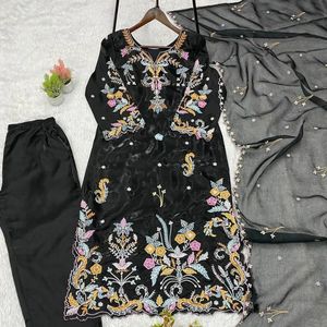 Conjunto Tradicional de Pantalón y Top Romano de Secado Rápido para Mujer, con Dupatta de Organza, Diseño Étnico para Bodas y Fiestas - Product Image 2