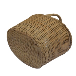 Eco-friendly Oval Brown Rattan <b>Basket</b> <b>with</b> <b>Lid</b> Versatile for Picnics Shopping and Home Storage - Product Image 4