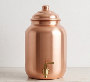 Réservoir d'eau en cuivre de qualité supérieure, distributeur d'eau pure au design épuré, idéal pour la cuisine et les événements. - Product Image 5