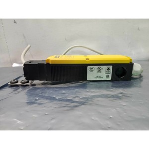 Interrupteur de sécurité Sick i10-M0233 avec clé et support de clé - Équipements et pièces semi-conductrices de renommée mondiale - Product Image 2