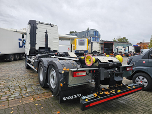 2025 Usado para FH 460 GLOBETROTT AXLE 8X4 Camión Volquete Tractor con Transmisión Automática, Motor Diésel Euro 6 y Cámara Trasera - Product Image 6