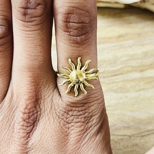 Bague en laiton plaqué or 18 carats pour femme, motif soleil céleste, style bohème, vintage, vente en gros/OEM - Product Image 3