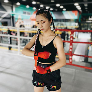 Shorts de Muay Thai en satin personnalisés pour femmes, légers, pour l'entraînement de boxe, vêtements de combat pour MMA et kickboxing - Product Image 5