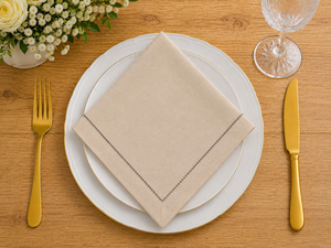 Serviette en lin de qualité supérieure |   Serviette de table beige naturelle avec bordure décorative à points contrastés |   Serviette de table élégante - Product Image 4