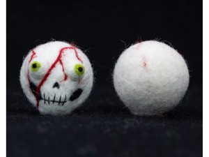 En gros, Crâne en feutre et fil fantôme avec nerfs, Ornement suspendu d'Halloween effrayant pour adulte, Ensemble cadeau - Product Image 3