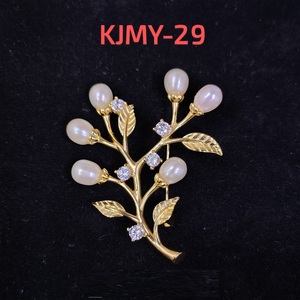 Broche de Flor de Perlas de Agua Dulce y Latón Hecho a Mano de Calidad de Exportación para Banquetes, Aniversarios y Regalos Corporativos en Venta - Product Image 2