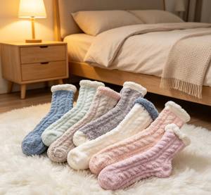 Calcetines de Felpa Cálidos para Mujer, Calcetines Térmicos Gruesos para Dormir en Casa, Calcetines Suaves de Invierno para Mujer, Calcetines Gruesos de Forro Polar Coral para Uso Diario - Product Image 1