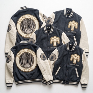 Veste universitaire personnalisée OEM en laine avec manches en cuir, broderie Cloister Builders Arcade, patch colonne capitale, marron - Product Image 5