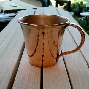 Exportateur mondial vendant des mugs en cuivre massif couleur or rose de 18 oz et 12 oz avec poignée pour servir des cocktails à prix authentique - Product Image 1