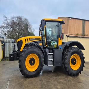 Tractor Agrícola JCB Fastrac 4220 4WD de 230HP con Transmisión por Engranajes, Componentes Principales, Compre Ahora, Calidad Premium Garantizada - Product Image 3