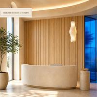 Donnez à vos murs une valeur inoubliable avec des panneaux muraux en WPC chêne clair et des intérieurs architecturaux colorés