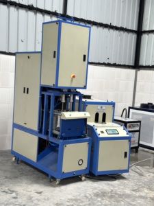 Machine de soufflage de bouteilles PET semi-automatique 2 KVT avec moteur - Product Image 3