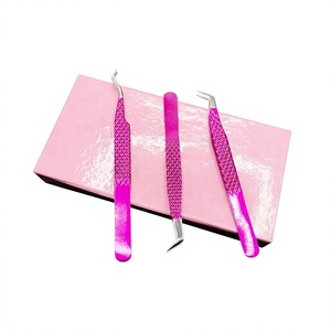 Juego de 3 pinzas para extensión de pestañas con revestimiento de polvo rosa, agarre de diamante, punta plateada de acero inoxidable y empaque en caja de cartón. - Product Image 4