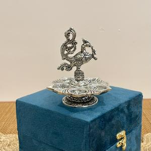 Adorno Metálico Hecho a Mano, Plateado, en Forma de Pavo Real, 5 DIYA, Pequeño - Product Image 1