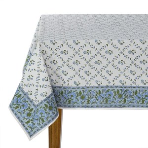 Nappe en coton imprimée à la main motif floral indien, couleur Poudre et Vert Pigeon, style français - Product Image 1